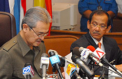 umno supreme council meeting 021106 pak lah radzi