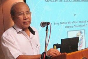 wan ahmad wan omar front