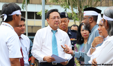 'Not enough drastic action against civil servants caught for wrongdoing'