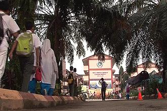 headmistress sm alam megah apologies to student 020813 01