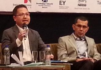 Malaysia Automobile Institute MAI chief executive officer Madani Sahari left