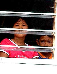 kampung berembang  demolition 301106 children inside