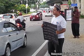 protest against fuel price hike 050913 04