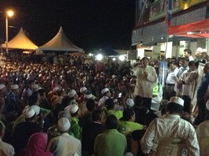 anwar ibrahim speaks in dulang besar at sg limau by-election