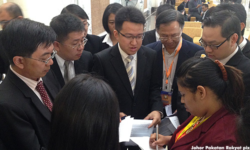 Dewan speaker pressured from top to rein in press?
