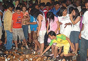 thaipusam 120207 multiracial