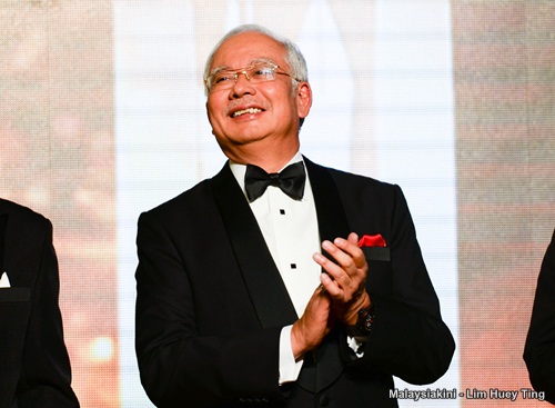 Amid urgings to resign, Najib thanks netizen for kind words