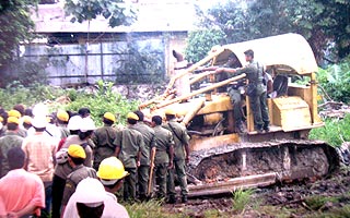 kg berembang villagers photo set of demolition 150307 rela workers