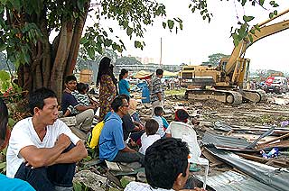 kg berembang final assault 070307 tracktor villagers
