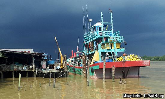 MMEA detains five fishermen in Malaysian waters