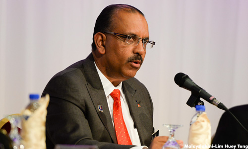 Don’t play golf with interested parties, Ali Hamsa tells civil servants