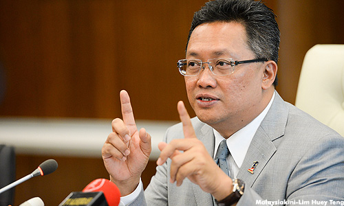 Look for new CM with less 'tokong' aura, minister suggests Plan B for DAP