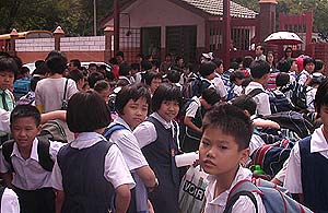 chinese school inconvenience 190104 school children