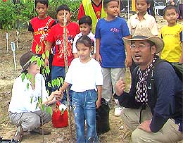 bidayuh protest tree planting project in serian 170407 jap celeb