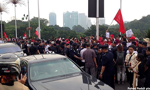 NGO berdemo bantah harga minyak, GST