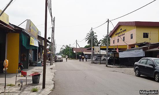 Hutan Melintang voters search for ‘best leader’ to solve their woes