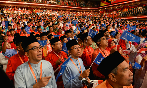 Don't drag Umno into your 'drunken' brawls, DAP told