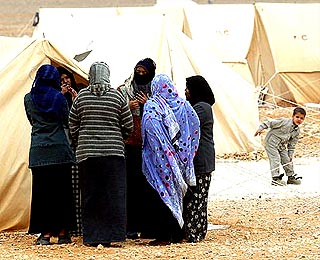 iraq refugees 080507 camps