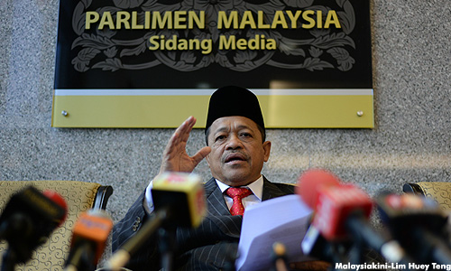 ‘Tak payah campur hal Islam, Zakir Naik manusia istimewa’