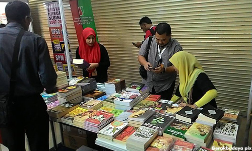 Dewan Bahasa worried young writers influenced by indie works