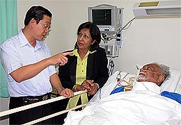 karpal singh hospitalized 180205 guan eng