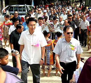 prs sarawak joseph salang larry sng meet 160707 arrival