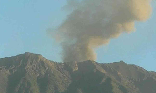Gunung Agung makin aktif, 57,000 penduduk dipindahkan