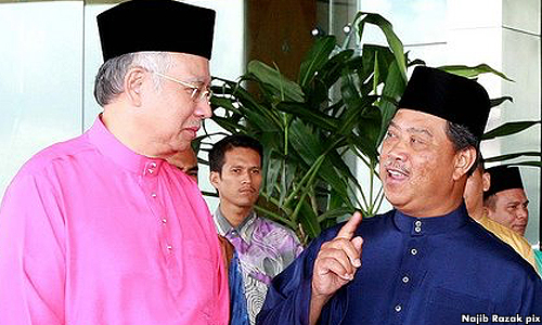 Kini Roundup: Milk and honey for Anwar, juicy offer to Muhyiddin