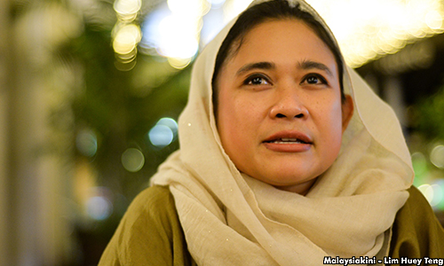 Ex-Umno member challenges her dismissal from party