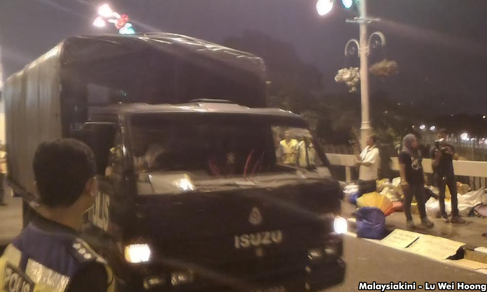 Gerakan youth: Double standards in student arrests?