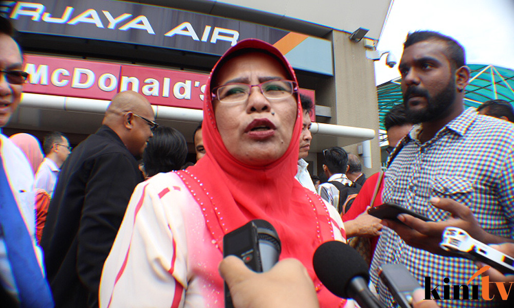 Umno Wanita leader: Najib should sacrifice for party by quitting