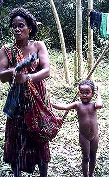 jahai orang asli 220807 woman and child