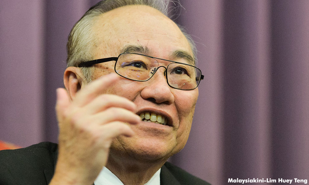 Minister hits back at bloggers running down MACC