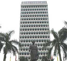 malaysia parliament parlimen building 050907 tunku