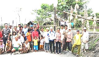penan benalih baram blockade 270807 community 02