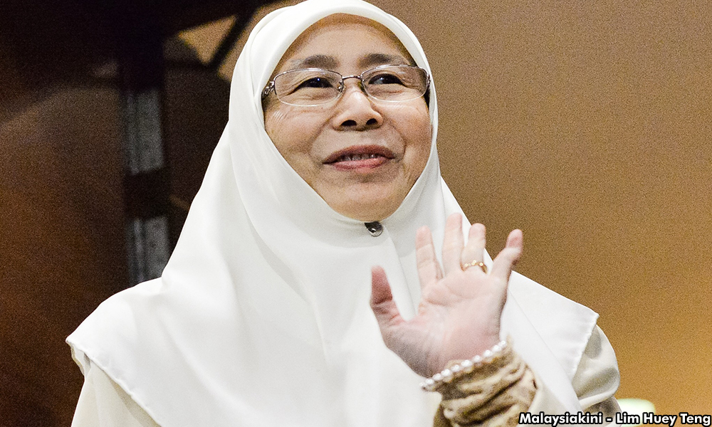 Wan Azizah shrugs off PAS stand on budget vote