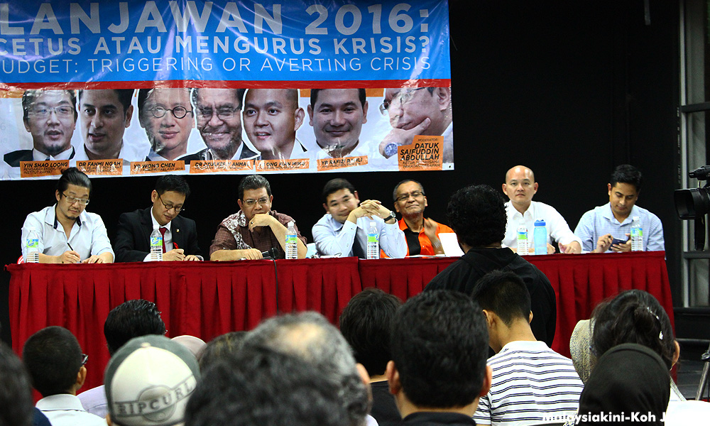 'Confused, muddled budget exposing country to danger'