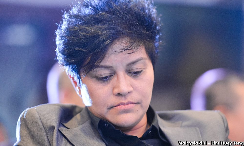 Pakaian tak sesuai juga dilayan di pejabat kerajaan