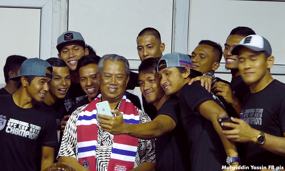 Perkara pelik berlaku dalam Umno, kata Muhyiddin