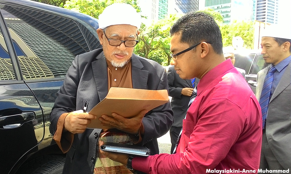 Hadi dashes off when asked about budget vote absence