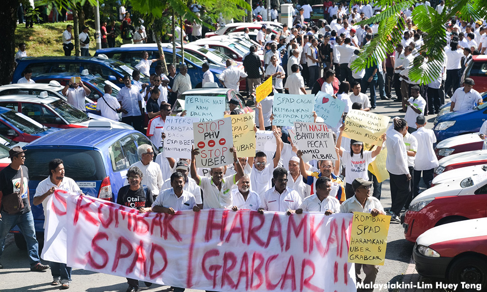 Taxi drivers stage demo against Spad, seek PM's help