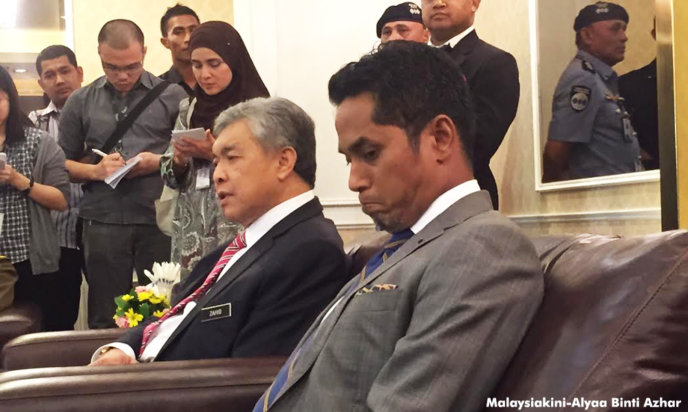 Hushing-up Muhyiddin? Khairy says 'no', Zahid chuckles