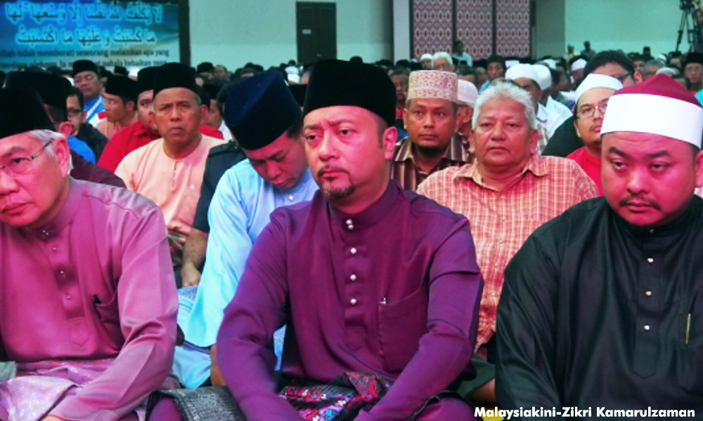 Kedah PAS wants fresh polls after revolt against Mukhriz
