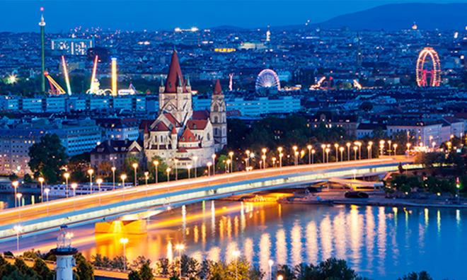 Beberapa maut dalam serangan di Vienna, penyerang masih bebas