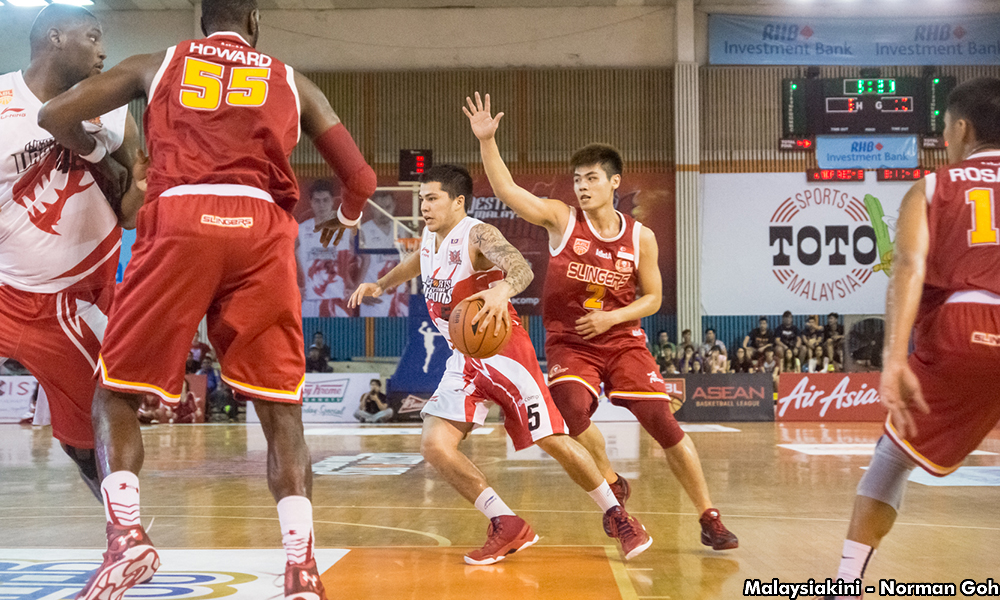 Penumbuk cemar pertemuan Dragons, Slingers