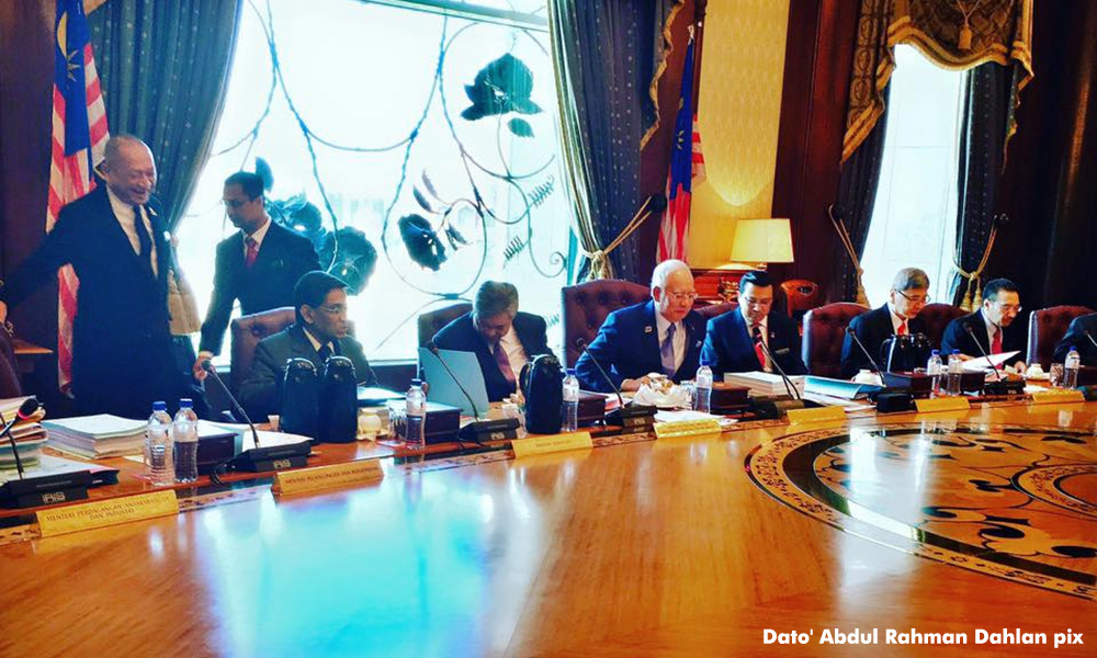 Najib takes flak over 'thrifty cabinet' tweet