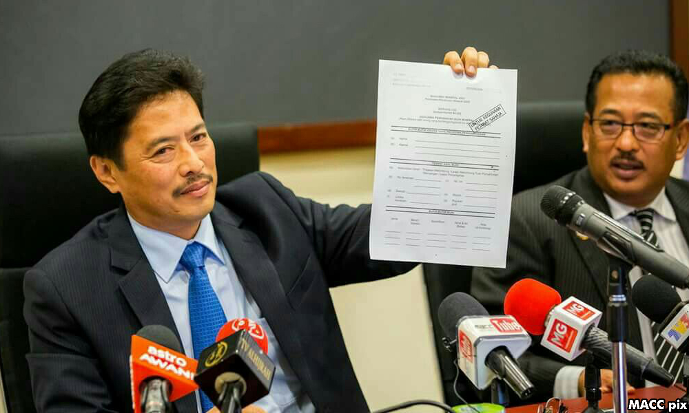MACC nabs Pahang land officers for accepting bribes over bauxite