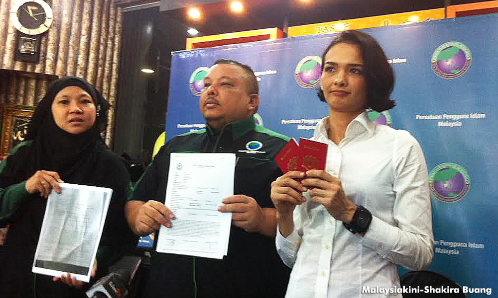 Actress suspects immigration power abuse over kids' passports