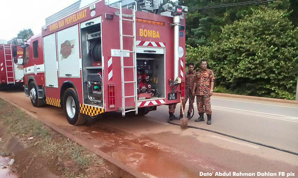 Khidmat bomba diguna bawa wanita gemuk ke hospital