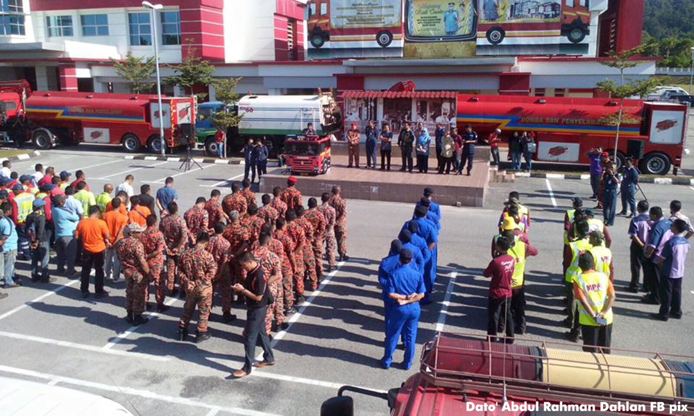 Firemen use lorry to ferry obese woman to hospital